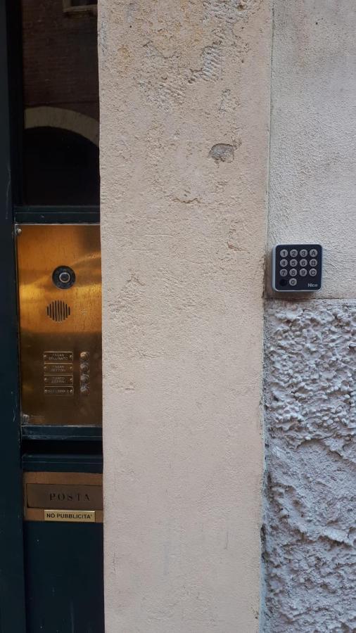 Sottoriva 12 City Center Large Apartment Verona Exterior foto