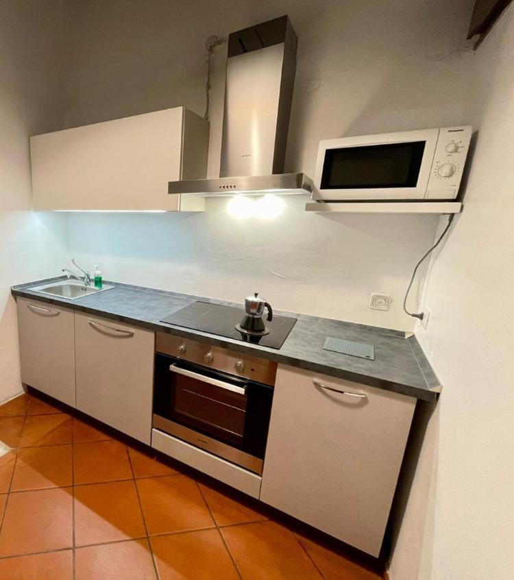 Sottoriva 12 City Center Large Apartment Verona Exterior foto